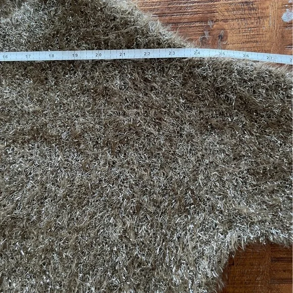 Citylux Collection Sparkly Gold Tinsel Pullover Sweater - Picture 8 of 16